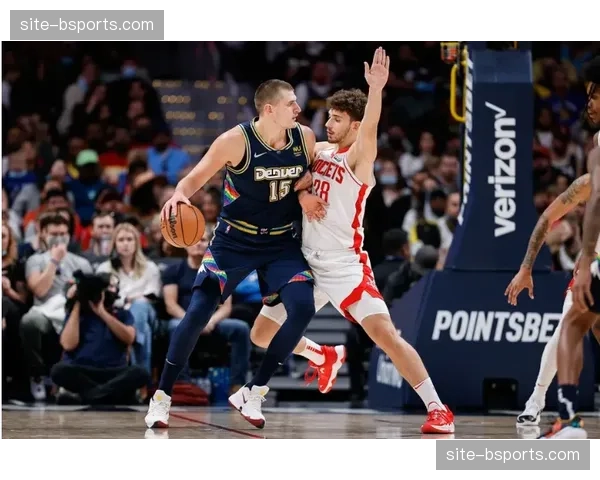 富勒姆后卫埃森加伤情原因未知 4月11日进入伤病名单 富勒姆后卫埃森加伤情原因未知 4月11日进入伤病名单