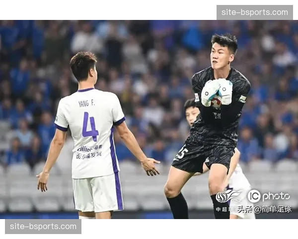 津门虎王献钧陈哲宣停赛 后防线人员不整加剧保级压力