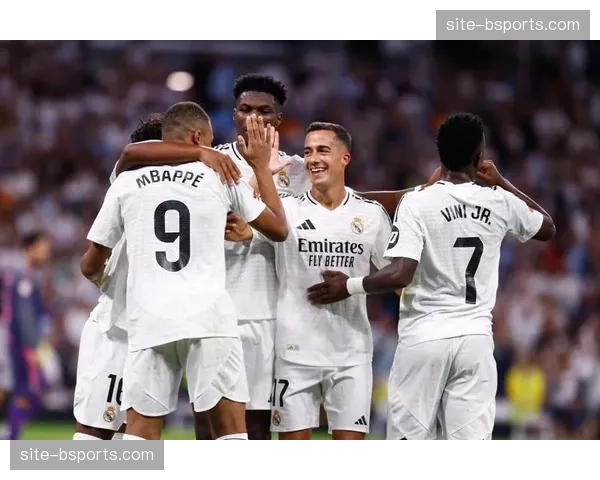 姆巴佩维尼修斯进攻组合 两人四月贡献关键进球与助攻